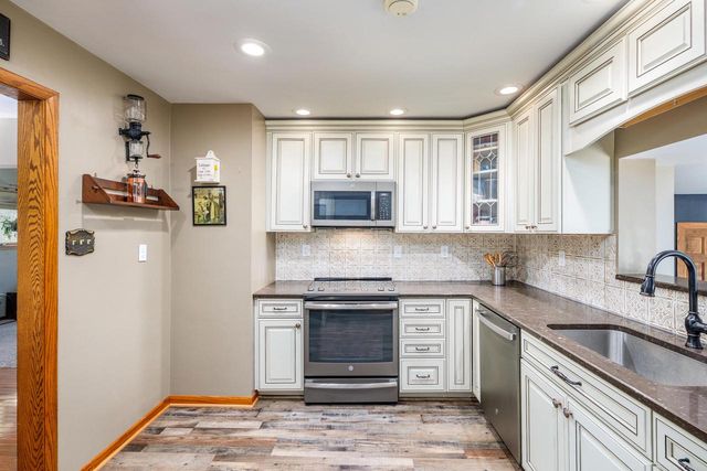 6907 52nd AVENUE, Kenosha, WI 53142