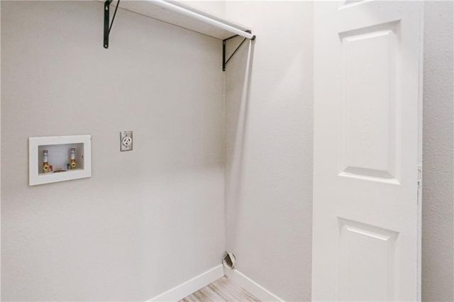 9504 Menchaca RD B, Austin, TX 78748