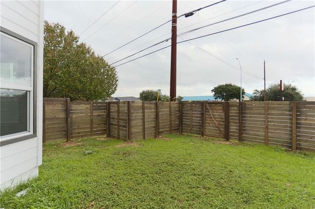 9504 Menchaca RD B, Austin, TX 78748