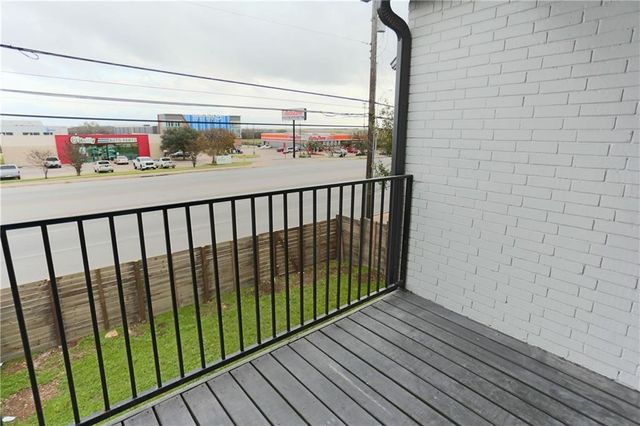 9504 Menchaca RD B, Austin, TX 78748