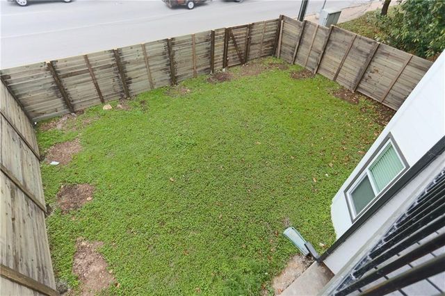 9504 Menchaca RD B, Austin, TX 78748