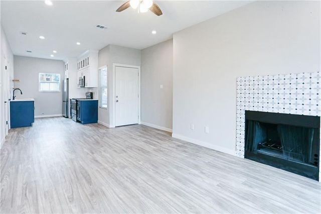 9504 Menchaca RD B, Austin, TX 78748