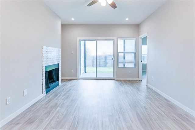 9504 Menchaca RD B, Austin, TX 78748