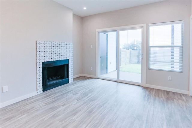 9504 Menchaca RD B, Austin, TX 78748