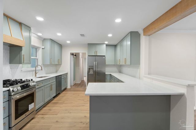 63 Blithewood Dr, Pensacola, FL 32514