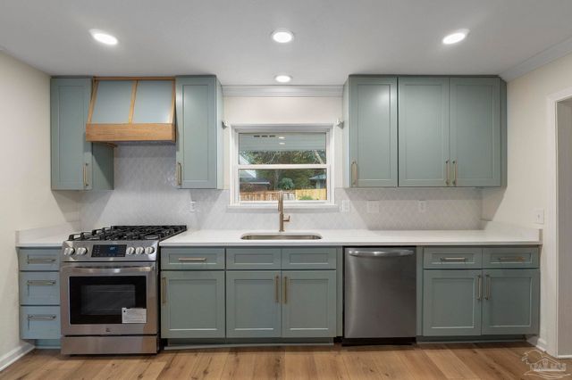 63 Blithewood Dr, Pensacola, FL 32514