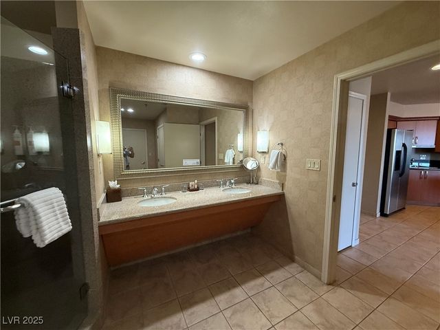 211 East Flamingo Road 810, Las Vegas, NV 89169