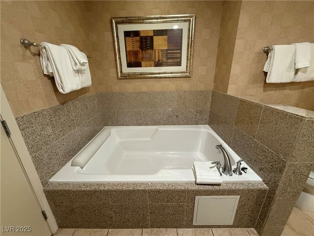 211 East Flamingo Road 810, Las Vegas, NV 89169