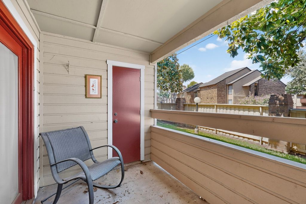 1909 Chasewood Circle 112, Arlington, TX 76011 — photo 4