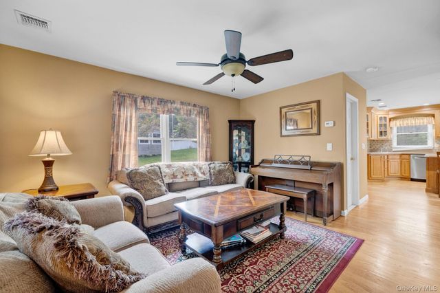 39 Lindbergh Lane, New City, NY 10956