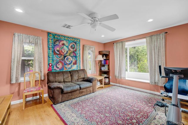 39 Lindbergh Lane, New City, NY 10956