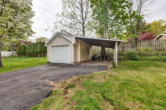 39 Lindbergh Lane, New City, NY 10956
