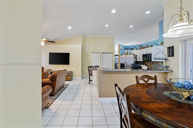 798 Verona Lake Dr, Weston, FL 33326