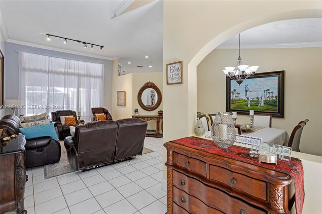 798 Verona Lake Dr, Weston, FL 33326