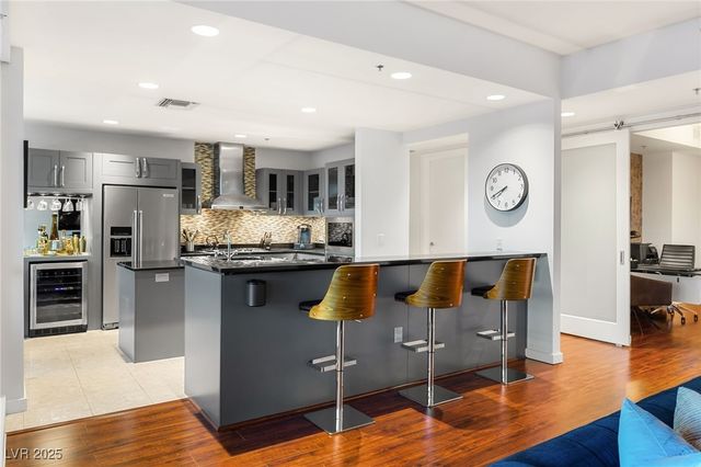 4525 Dean Martin Drive 1906, Las Vegas, NV 89103