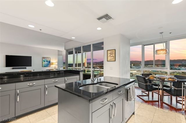 4525 Dean Martin Drive 1906, Las Vegas, NV 89103