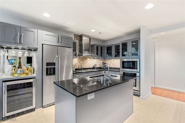 4525 Dean Martin Drive 1906, Las Vegas, NV 89103