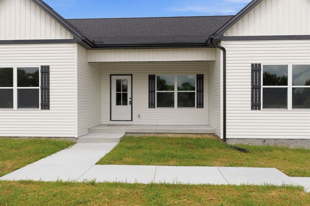 1434 East Piney Road, Dickson, TN 37055