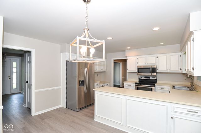 6735 Highburry Court, Indianapolis, IN 46256