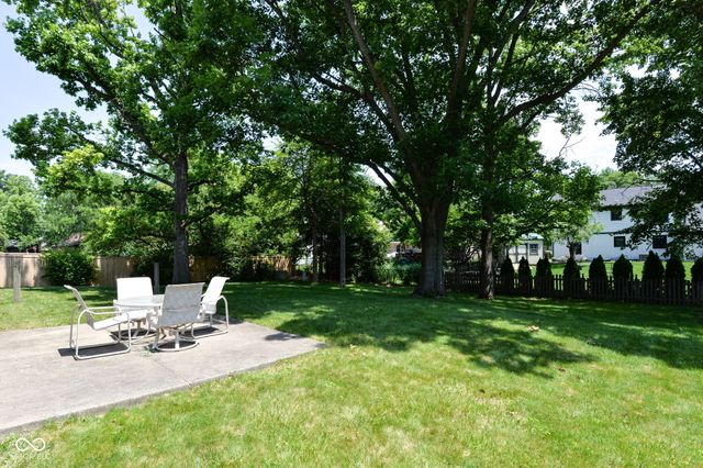 6735 Highburry Court, Indianapolis, IN 46256