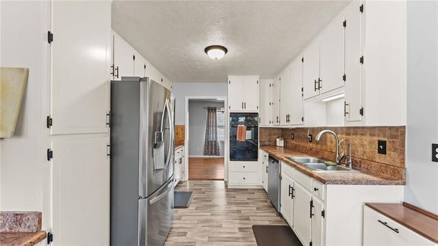 222 Robin Lane, Stockbridge, GA 30281