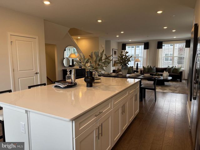 148 ADA HIGHTOWER AVE, Pennington, NJ 08534