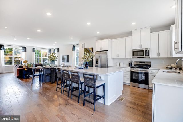 148 ADA HIGHTOWER AVE, Pennington, NJ 08534