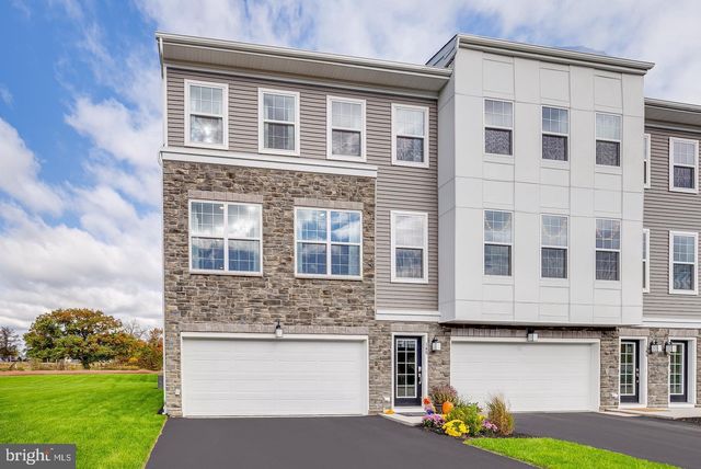 148 ADA HIGHTOWER AVE, Pennington, NJ 08534