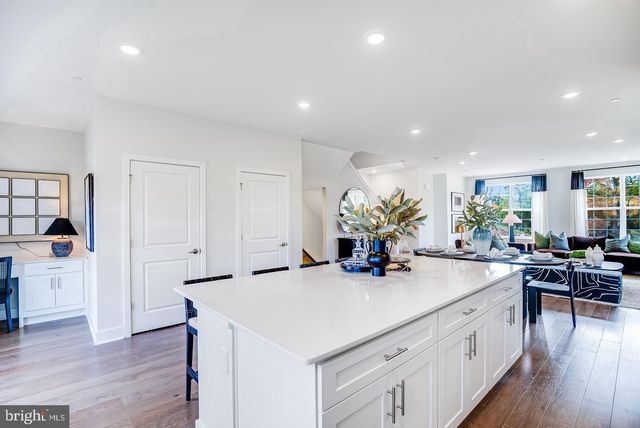 148 ADA HIGHTOWER AVE, Pennington, NJ 08534