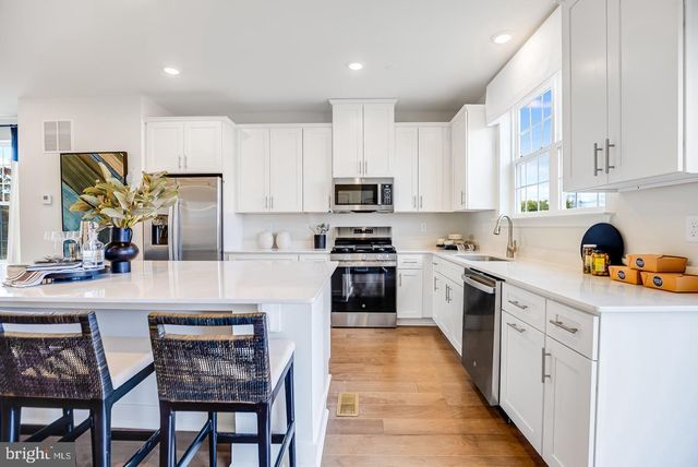 148 ADA HIGHTOWER AVE, Pennington, NJ 08534
