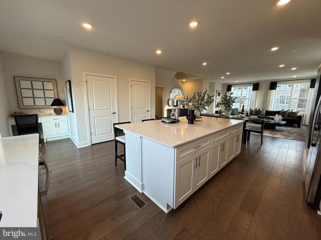148 ADA HIGHTOWER AVE, Pennington, NJ 08534