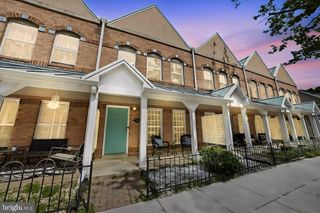 616 PARKSIDE PL NE, Washington, DC 20019