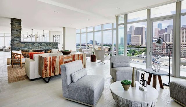 2727 Travis ST 428, Houston, TX 77006