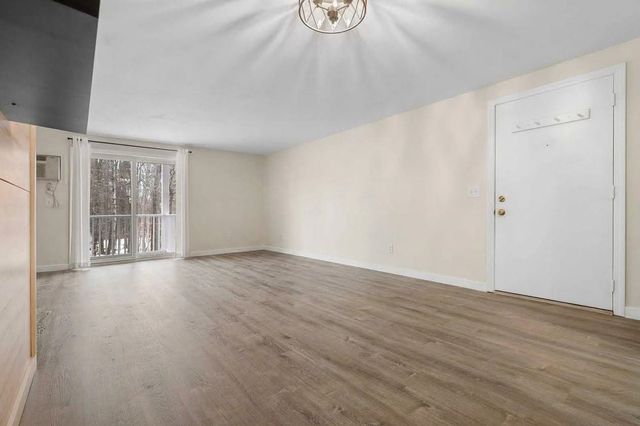 39 Ernest Ave Apt 202, Exeter, NH 03833