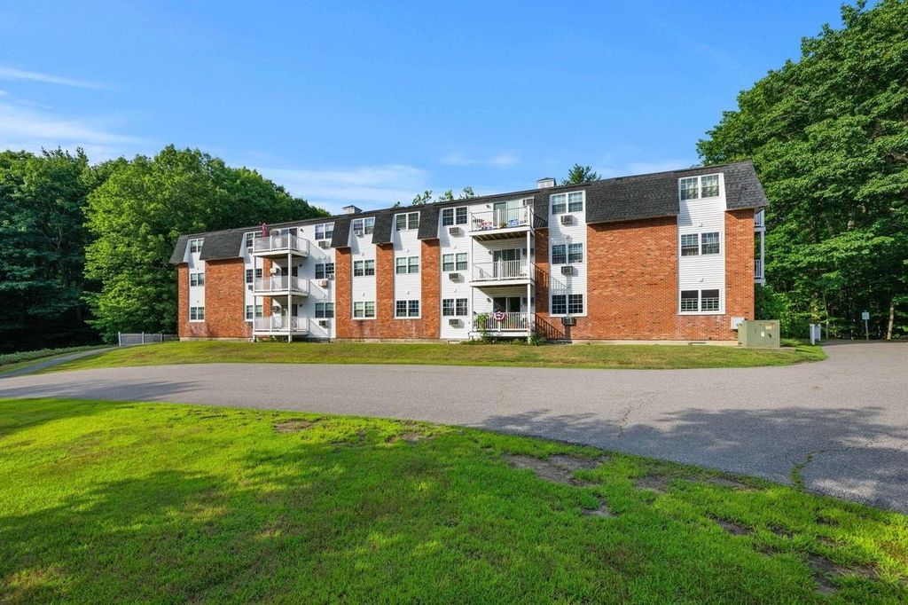 39 Ernest Ave Apt 202, Exeter, NH 03833