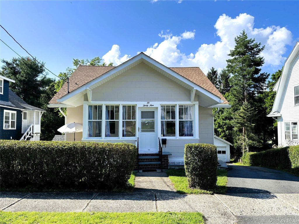 39 California Avenue, Middletown, NY 10940