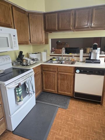 2285 Shirlene Drive, Grove City, OH 43123