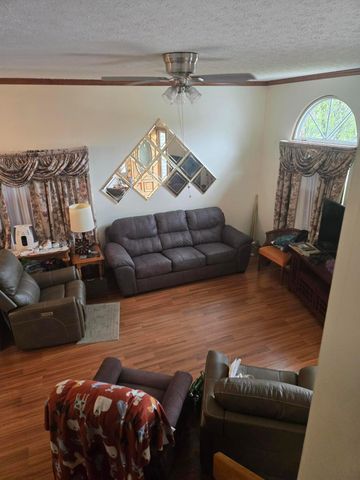 2285 Shirlene Drive, Grove City, OH 43123