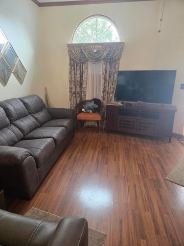 2285 Shirlene Drive, Grove City, OH 43123