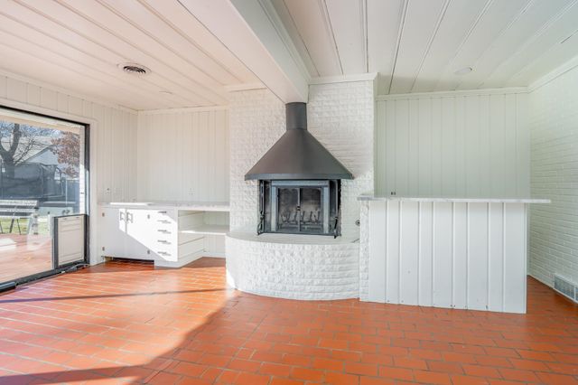 9 E English Ave, Eastborough, KS 67207