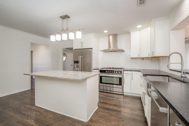 9 E English Ave, Eastborough, KS 67207