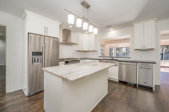 9 E English Ave, Eastborough, KS 67207