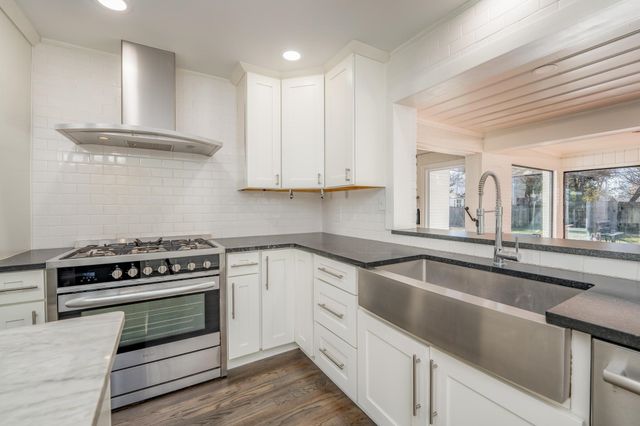 9 E English Ave, Eastborough, KS 67207