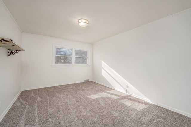 9 E English Ave, Eastborough, KS 67207