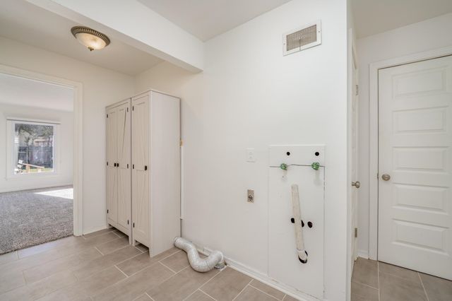 9 E English Ave, Eastborough, KS 67207