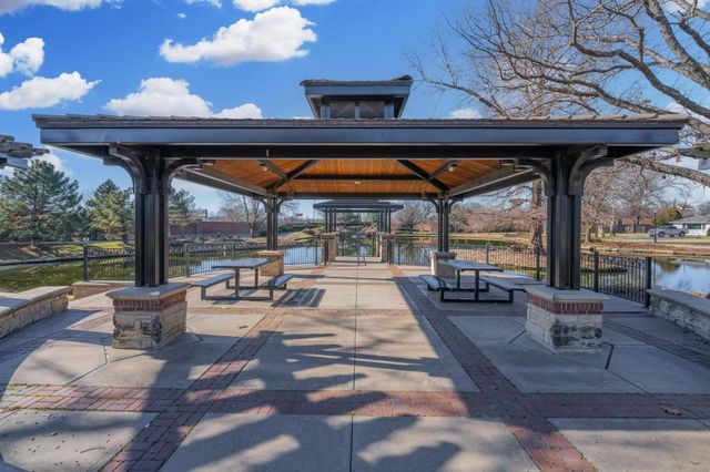 9 E English Ave, Eastborough, KS 67207