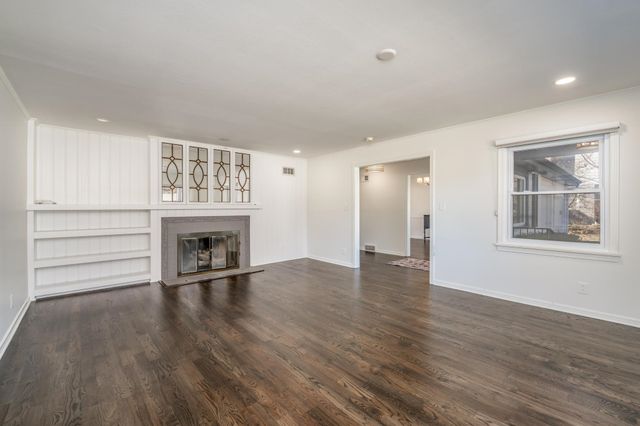 9 E English Ave, Eastborough, KS 67207