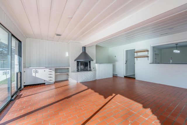 9 E English Ave, Eastborough, KS 67207