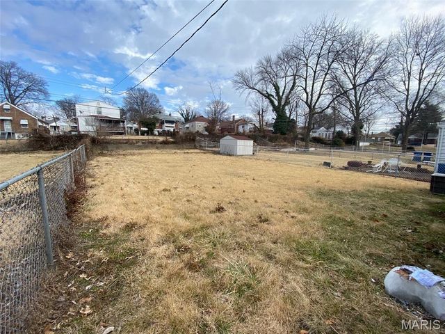 6927 Myron Avenue, St Louis, MO 63121