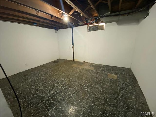 6927 Myron Avenue, St Louis, MO 63121